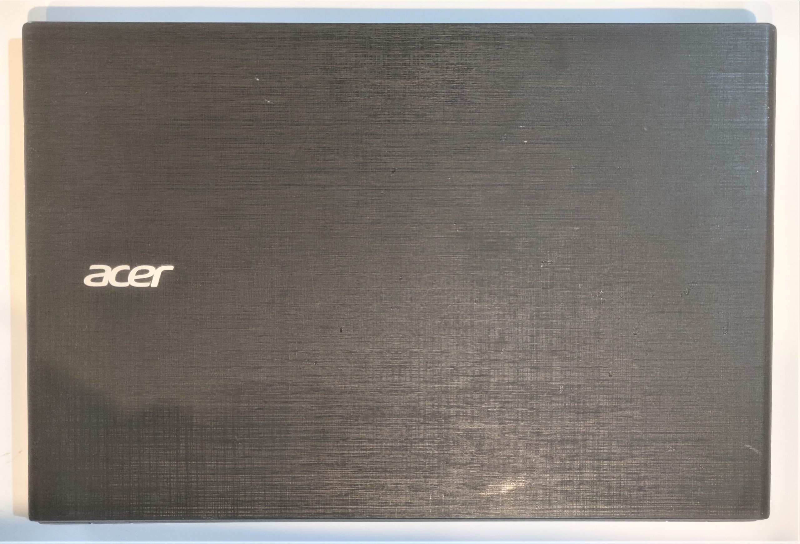Portátil Acer Aspire E5-573 SSD Impecable - Imagen 2