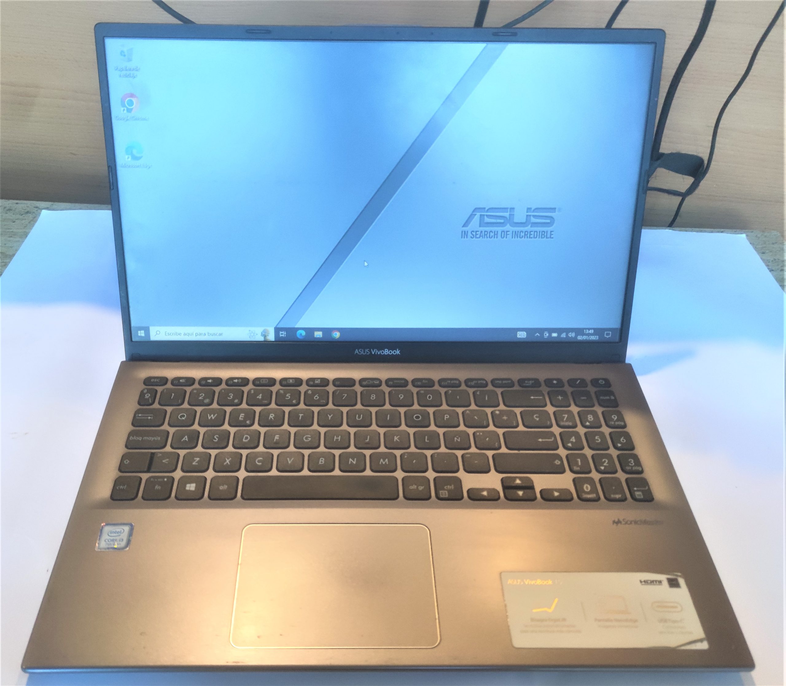 Portátil Asus VivoBook X512U Core i3 7th Excelente
