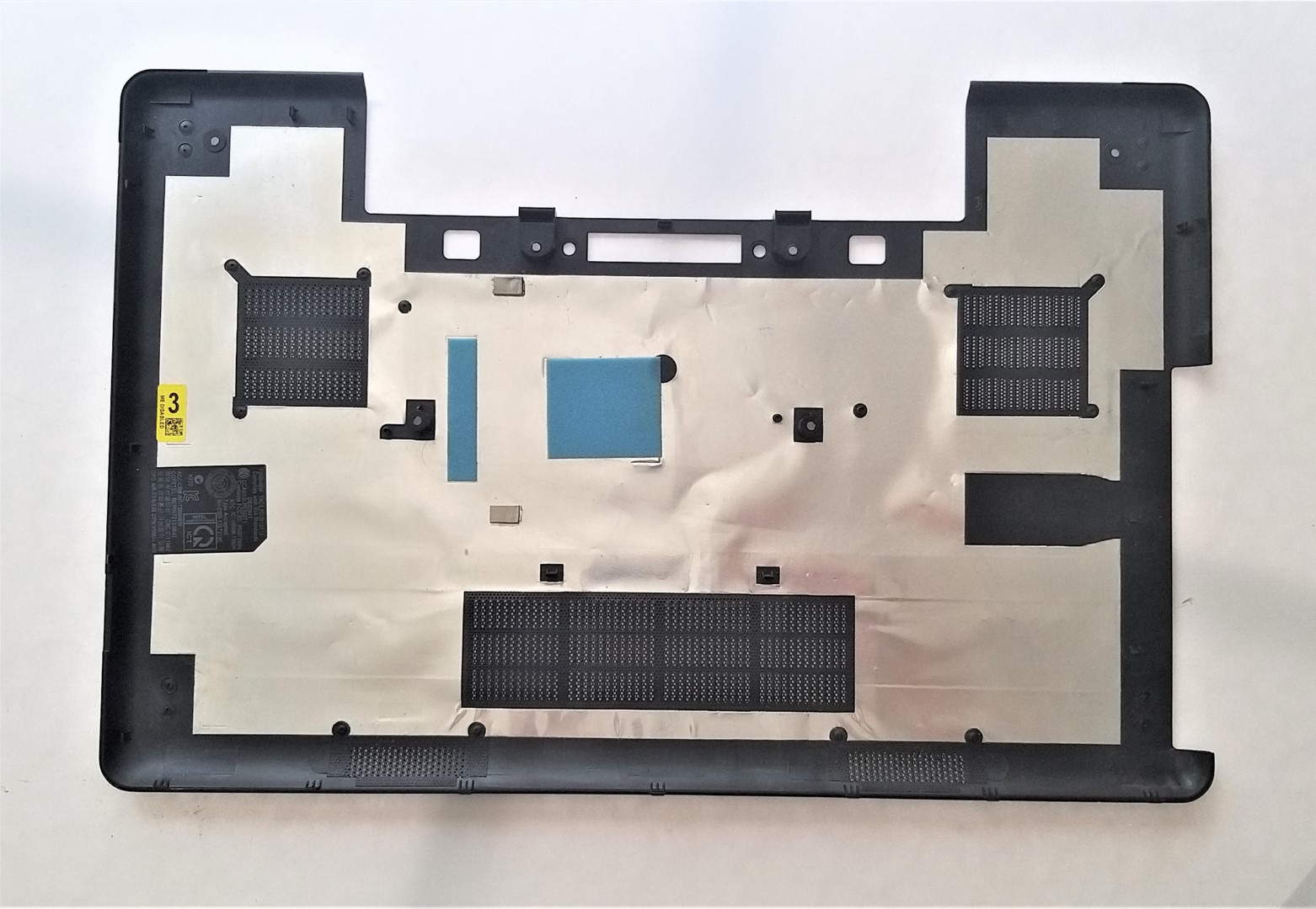 TAPA INFERIOR CUBRE BASE DELL LATITUDE E5540 - Imagen 2