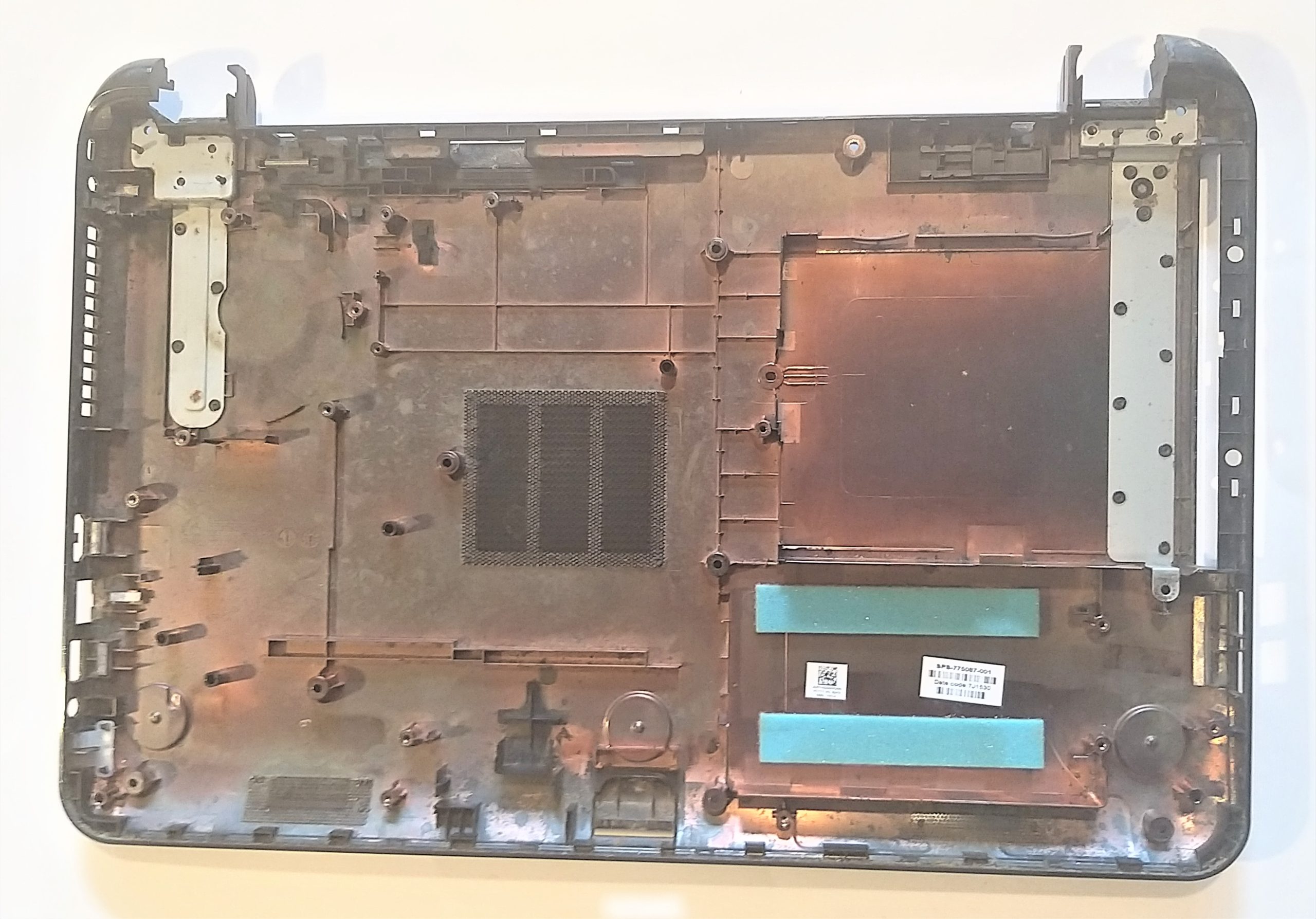CARCASA BASE BOTTOM CASE HP 15-R 15-R248NS 15-R230NS ENERGY STAR - Imagen 2