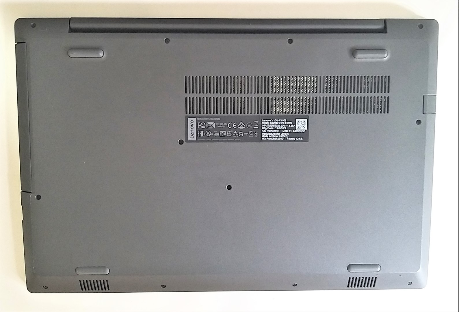 Portátil Lenovo Ideapad V130-15ikb Core I3 7th SSD - Imagen 3