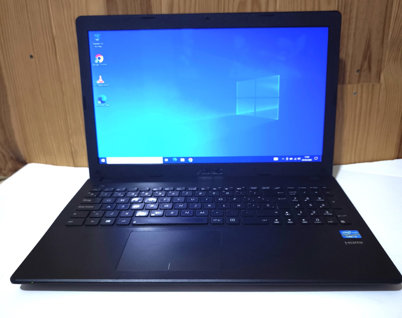 Portátil Asus F551C Excelente