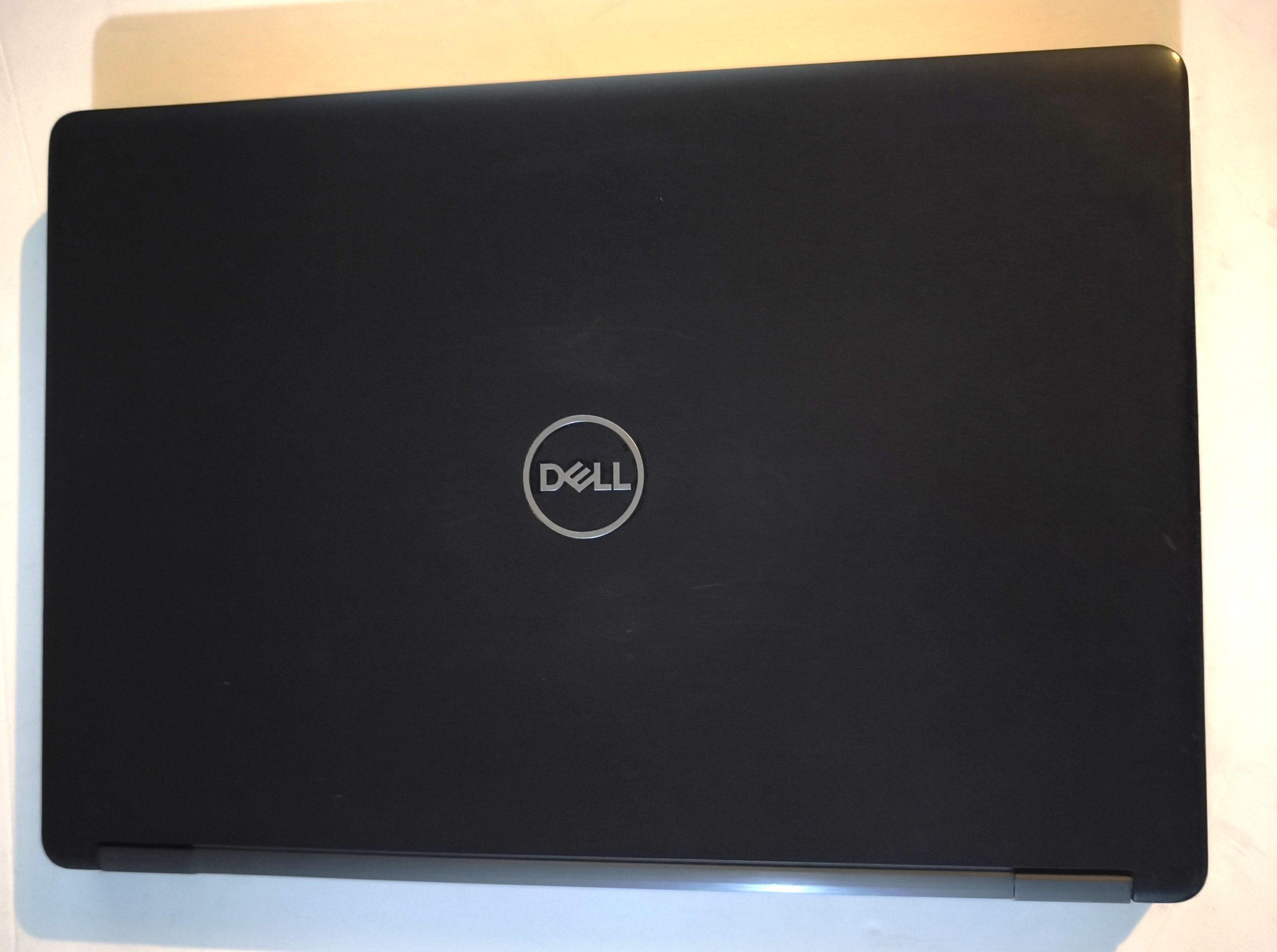 Portátil Dell Latitude 5490 i5 SSD Excelente - Imagen 3